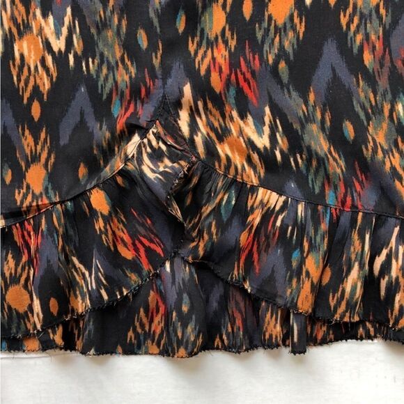 Beachlunchlounge sleeveless abstract print top with ruffled bottom hem size L. - Picture 4 of 9